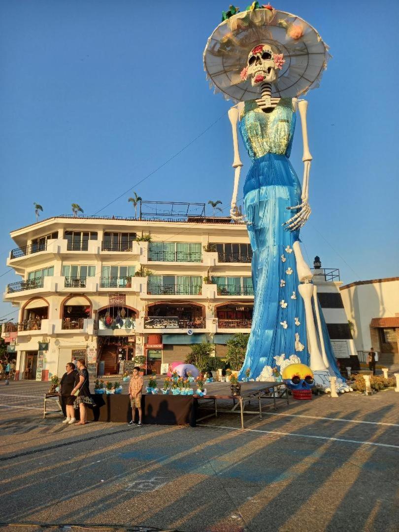 Hostal Bravo Vallarta ปูแอร์โตบาญาร์ตา ภายนอก รูปภาพ