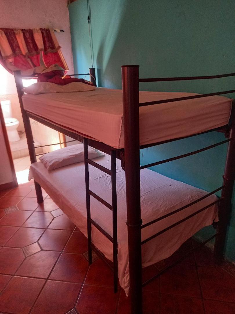 Hostal Bravo Vallarta ปูแอร์โตบาญาร์ตา ภายนอก รูปภาพ